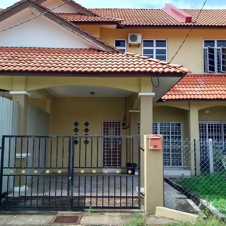 Selesa Holiday Home Kuala Terengganu Exterior foto